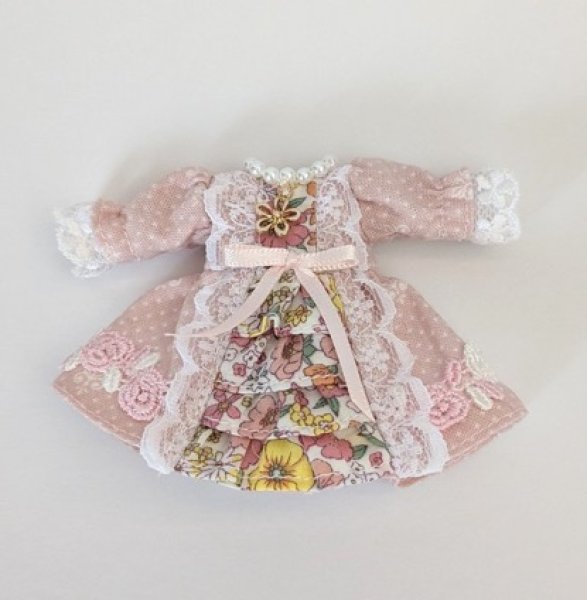 画像1: jurie様製作オビツ11ねんどろいどどーる共用サイズ ワンピースドレス『ピンク』フラワープリント (1)
