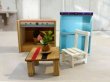 画像2: ミニチュア家具『1/12スケール小さな観葉植物とディスプレイ棚とテーブルとイス6点セット(ライトブルー)』 (2)