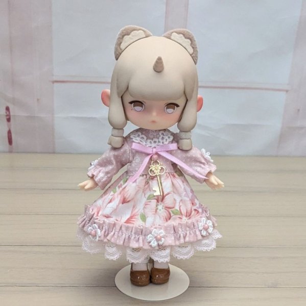 画像1: jurie様製作オビツ11ねんどろいどどーる共用サイズ ワンピースドレス『ピンク』フラワープリント (1)